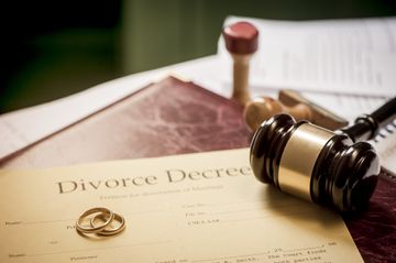 Istri Minta Cerai Karena Suami Tidak Memberi Nafkah